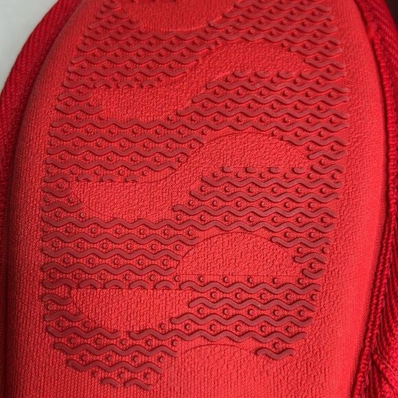 Family PJ’s Red fluffy Dad slippers size small (6-7). NWT - Picture 8 of 8